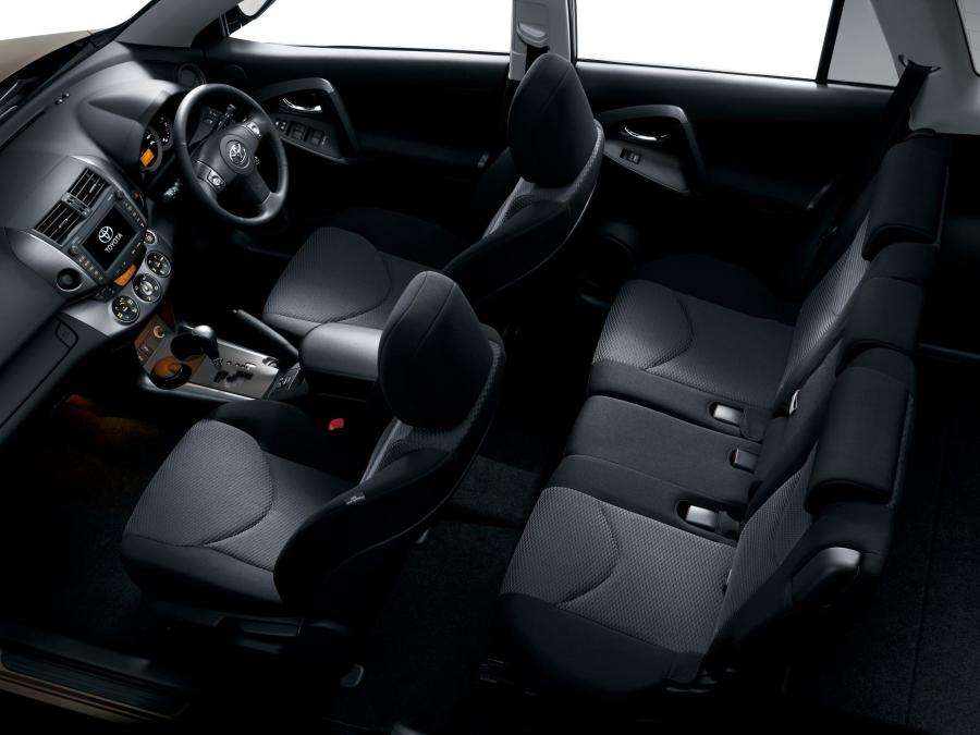  Toyota RAV4 2008 года  (JP) (фото 4 из 10)